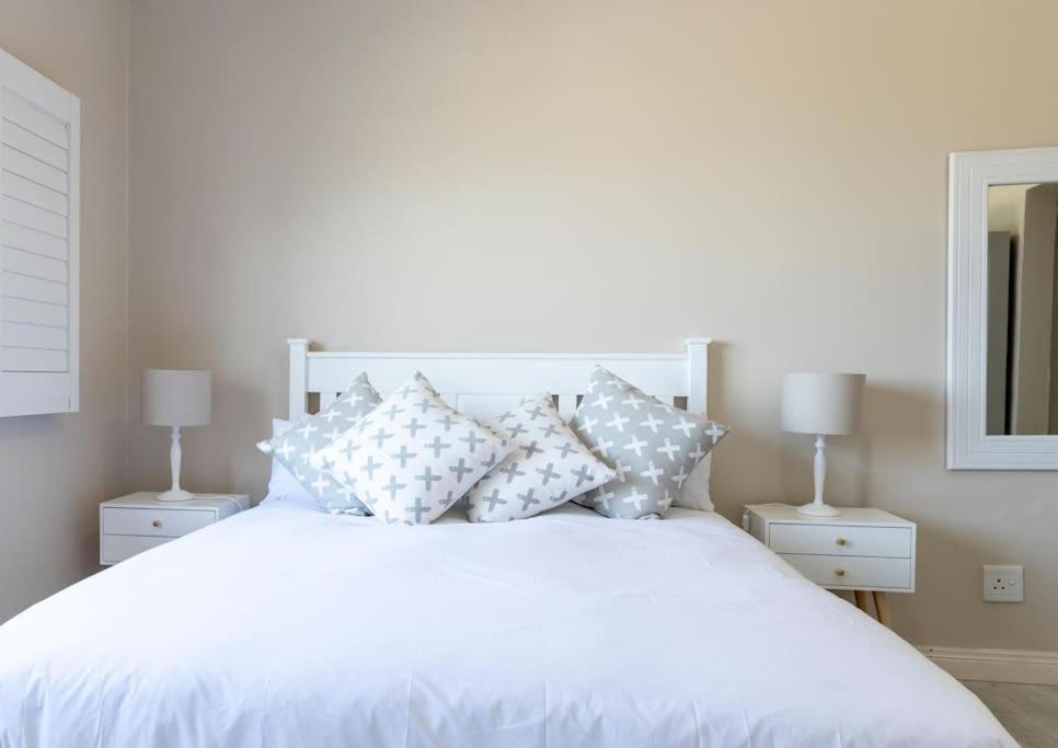 הרמנוס Seafront Retreat In Sandbaai מראה חיצוני תמונה