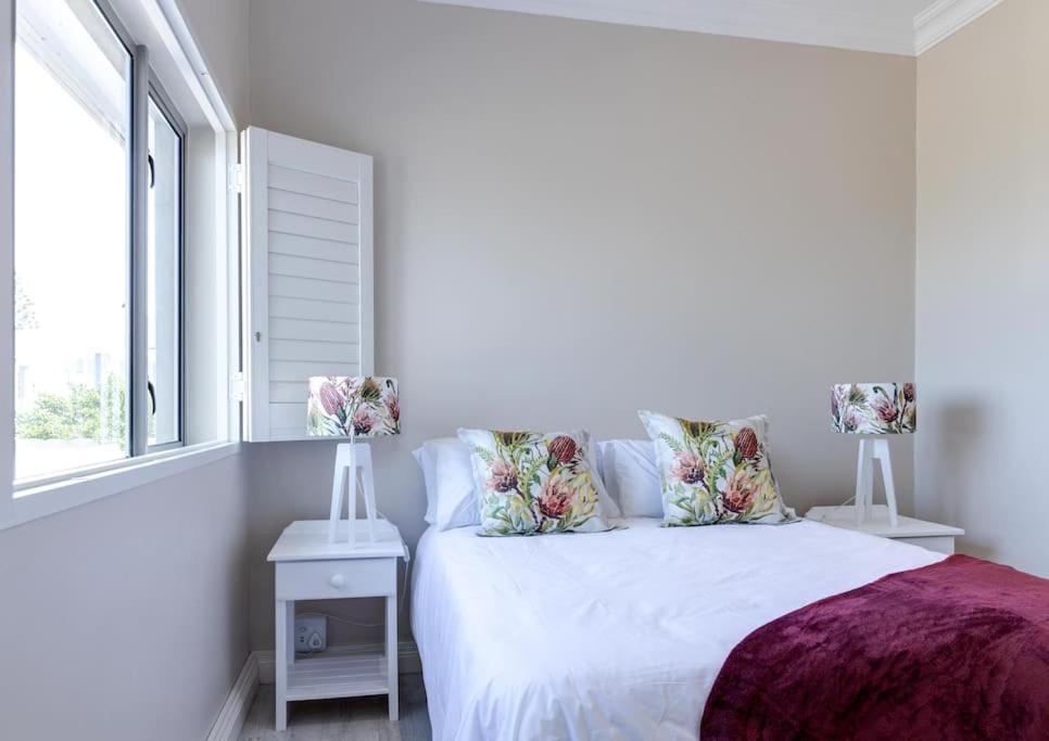 הרמנוס Seafront Retreat In Sandbaai מראה חיצוני תמונה